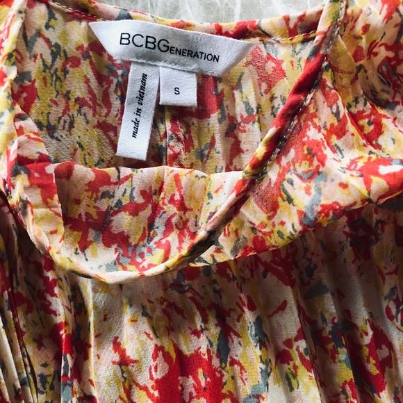 Pleated BCBG Tank - Picture 2 of 3